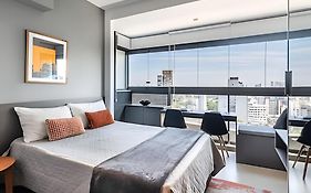 Bhaus VN Oscar Freire - Studio com Vista Jardins 17o andar - Ao lado do metrô - Academia - Lavanderia - Coworking - Mini mercado - Estacionamento Pago no Prédio - OF0
